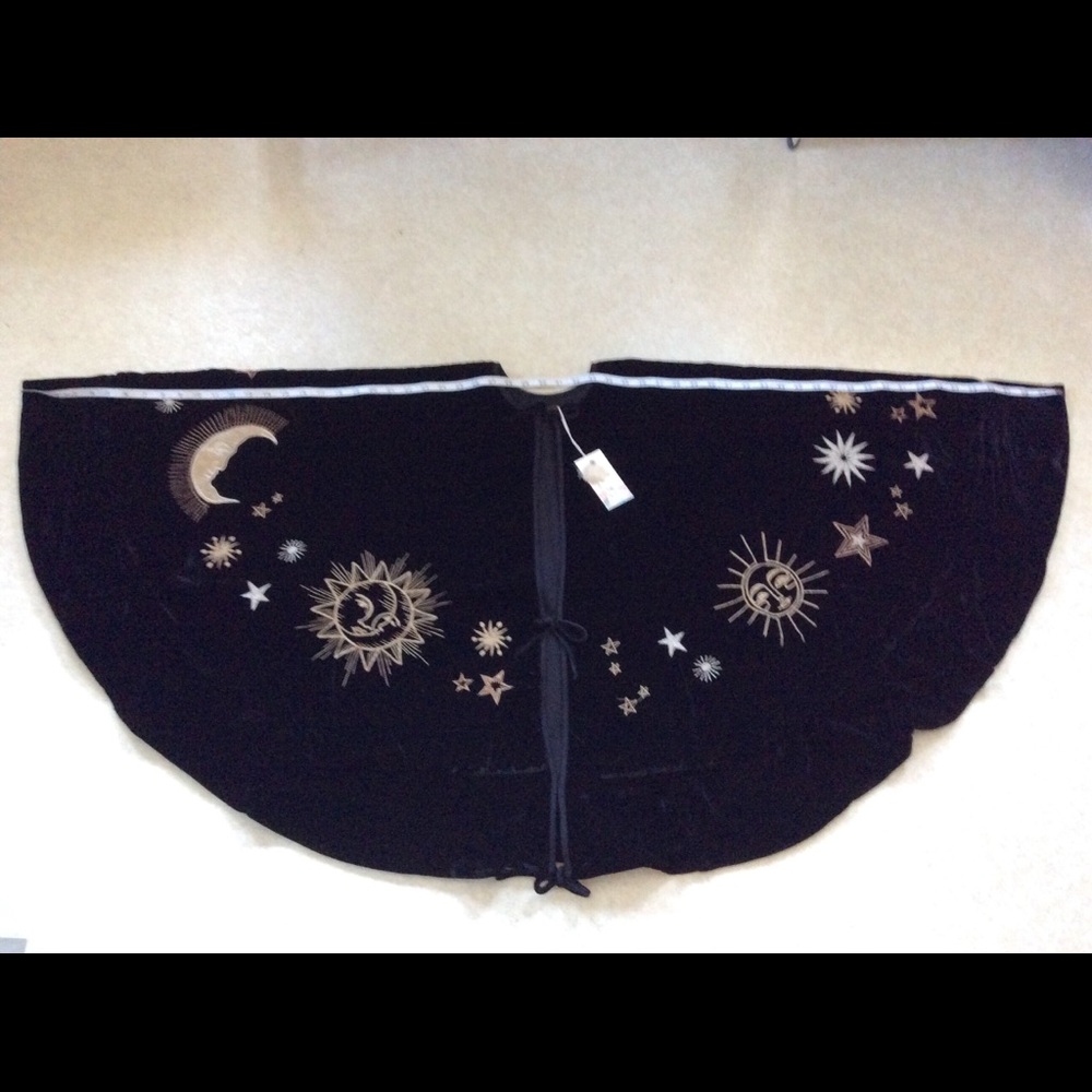 NWT Johnny Was Lunata Christmas Tree Skirt🎄🌙🌟💫✨ - Picture 5 of 16